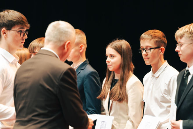 Najzdolniejsi uczniowie odebrali stypendia Prezydenta Miasta Siedlce