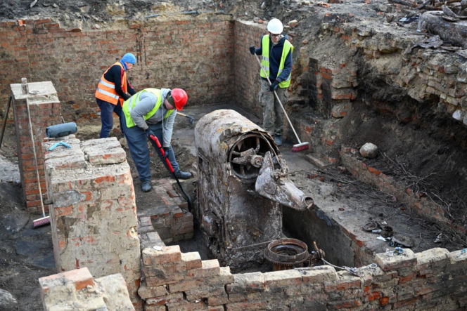 W piwnicy przedwojennej kamienicy znaleziono maszynę do palenia kawy