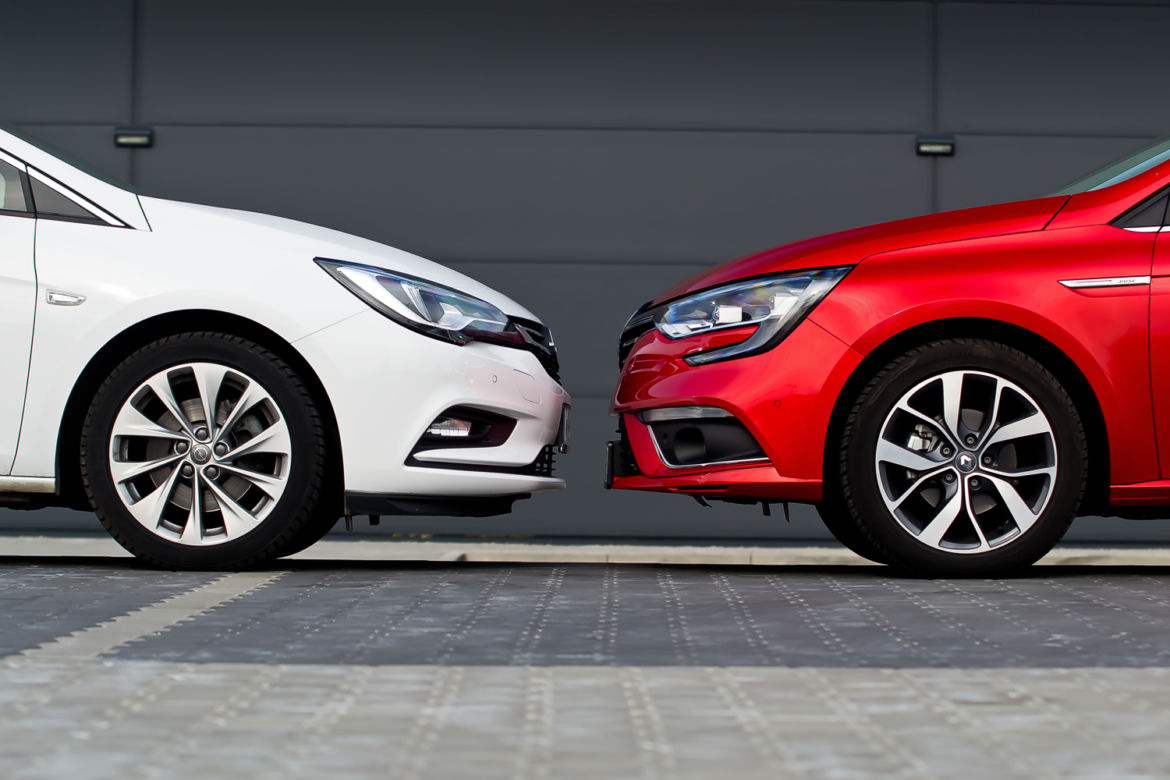 Opel Astra 1.6 CDTi Elite i Renault Megane 1.2 TCe Bose