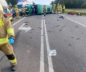 Zderzenie busa rejsowego i osobówki w Pułankowicach. Są poszkodowani