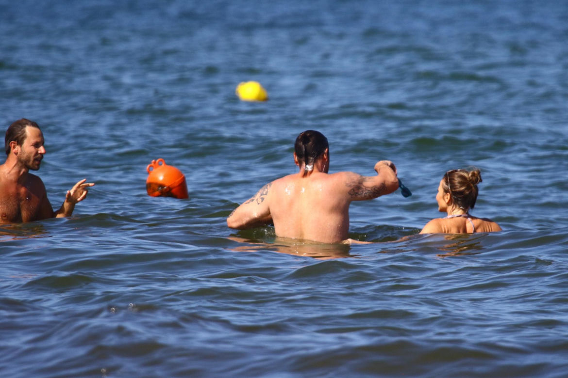 Edyta Herbuś na plaży