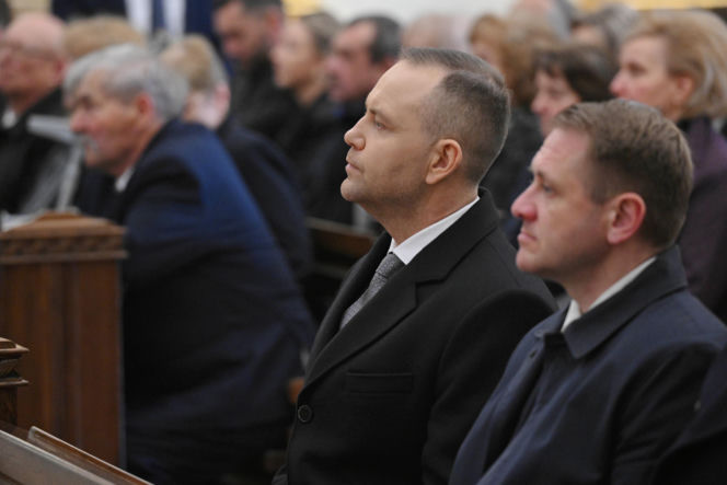 Karol Nawrocki na pogrzebie Jacka Magiery