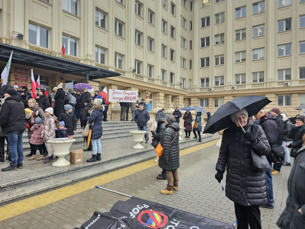 Protest “Nie dla deprawacji dzieci w szkołach”