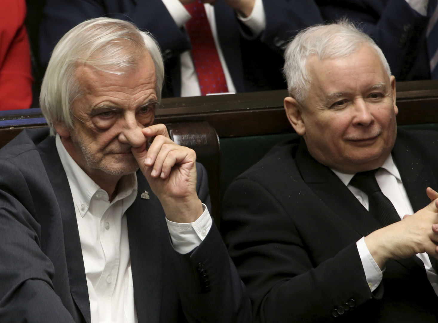 Co za zmiana! Przemysław Czarnek zajął miejsce Terleckiego u boku prezesa PiS