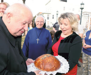 Przyjaciel Jana Pawła II bierzmował młodych Polaków