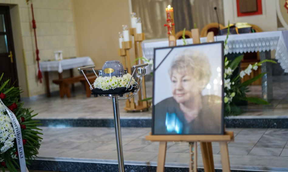 Wzruszający pogrzeb Ilony Kuśmierskiej. Ostatnie pożegnanie Jadźki z "Samych Swoich"