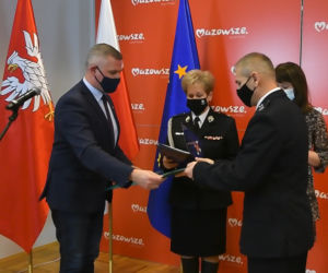 Marszałek przyznał nagrody. 15-letnia bohaterka została Strażakiem Miesiąca