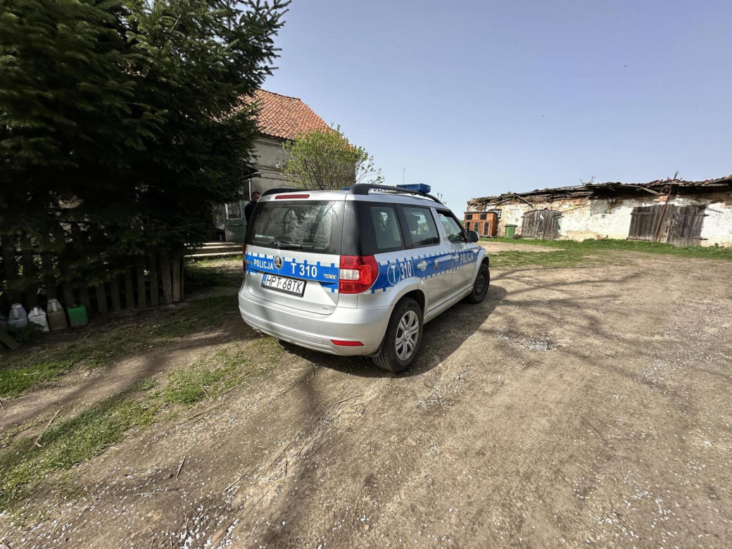 Wyjęła kość z garnka i uderzyła partnera! Poszło o wybory!
