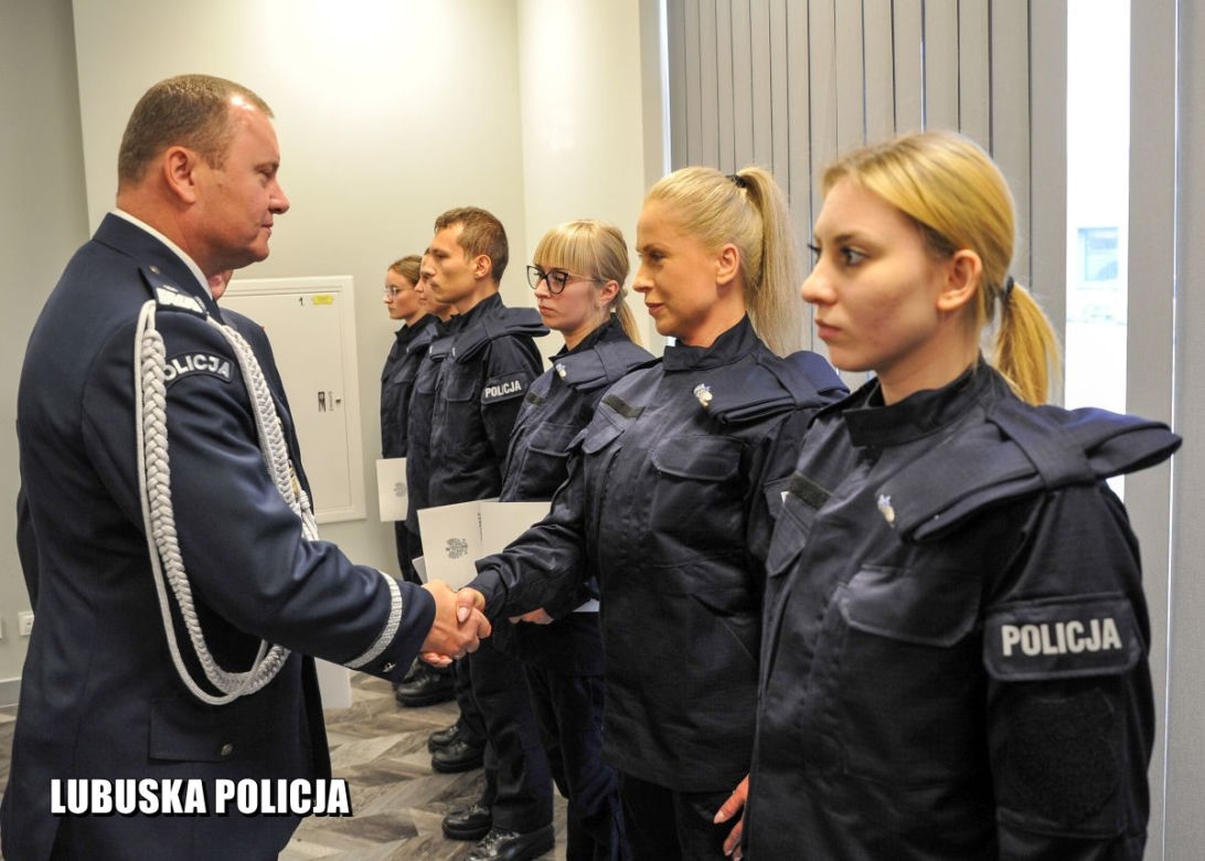 Ślubowanie nowych policjantów w Komendzie Wojewódzkiej Policji w Gorzowie Wlkp.