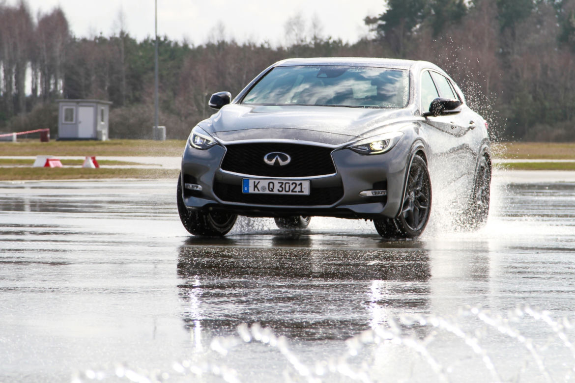 Infiniti Q30 na Torze Jastrząb 