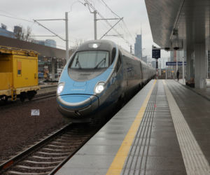 Pierwszy pociąg wjechał na Dworzec Zachodni. Wielkie otwarcie w poniedziałek