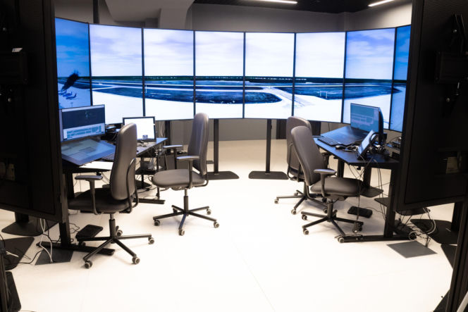 Wieżę lotniczą z Pyrzowic "przeniesiono" do Katowic. Kosztowało to 5 mln zł. Cel? Edukacja