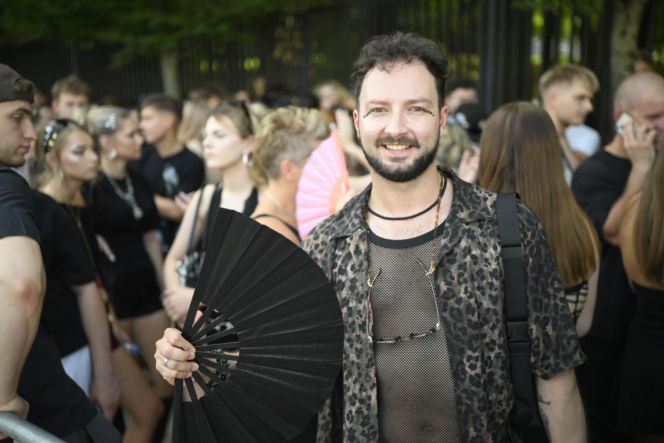 Drugi koncert The Weeknd w Warszawie. Najwierniejsi fani nie przestraszyli się morderczego upału. Znajdź się na zdjęciach