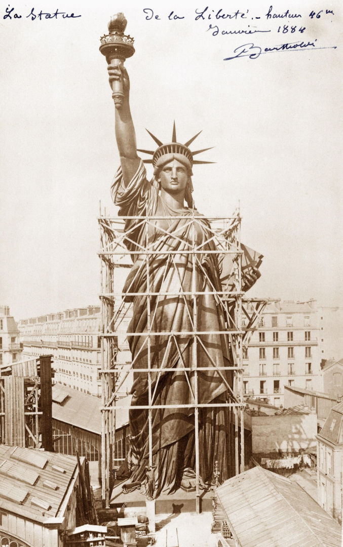 Statua Wolności w trakcie budowy we Francji, 1884