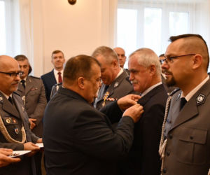 Białystok. Od 30 lat są związani z policją. Zobacz kto został wyróżniony