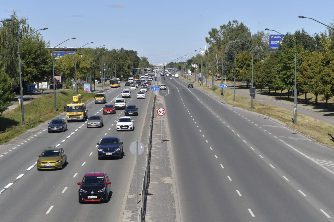 Zarząd Dróg Miejskich wyznacza 10-kilometrowy buspas na ul. Puławskiej. Kierowcy są wściekli!