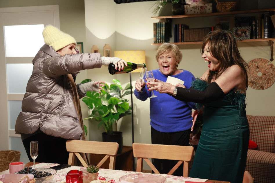M jak miłość. Simona (Agnieszka Fitkau-Perepeczko), Barbara (Teresa Lipowska), Marysia (Małgorzata Pieńkowska)