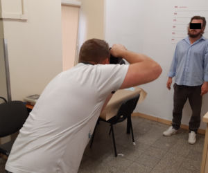 Afera w Warszawie. Zatrzymali oszusta w galerii. A on od roku nie żyje!
