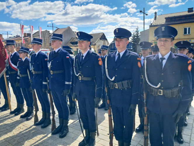 "Ślubuję!" – patriotyczne sceny na Rynku w Starachowicach