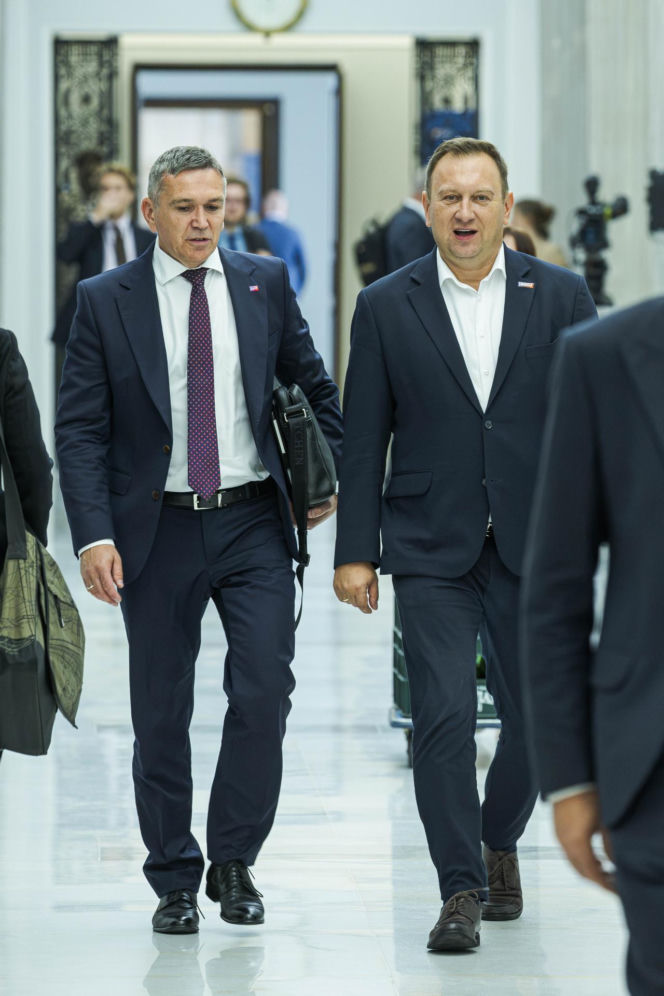 Powakacyjna rewia mody w Sejmie