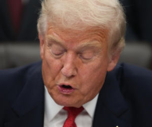 Trump przysnął na oficjalnym spotkaniu! Jest stary i coraz bardziej to widać