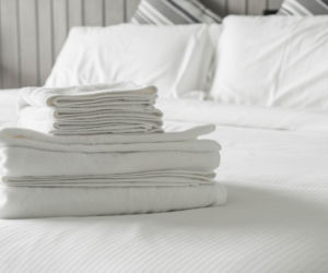 Dodaj do prania zamiast płynu do płukania. Pościel będzie pachnieć jak w luksusowym hotelu