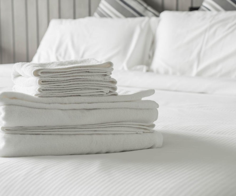 Dodaj do prania zamiast płynu do płukania. Pościel będzie pachnieć jak w luksusowym hotelu