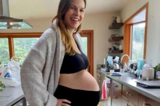 Hilary Swank w ciąży! Urodzi w wieku 52 lat