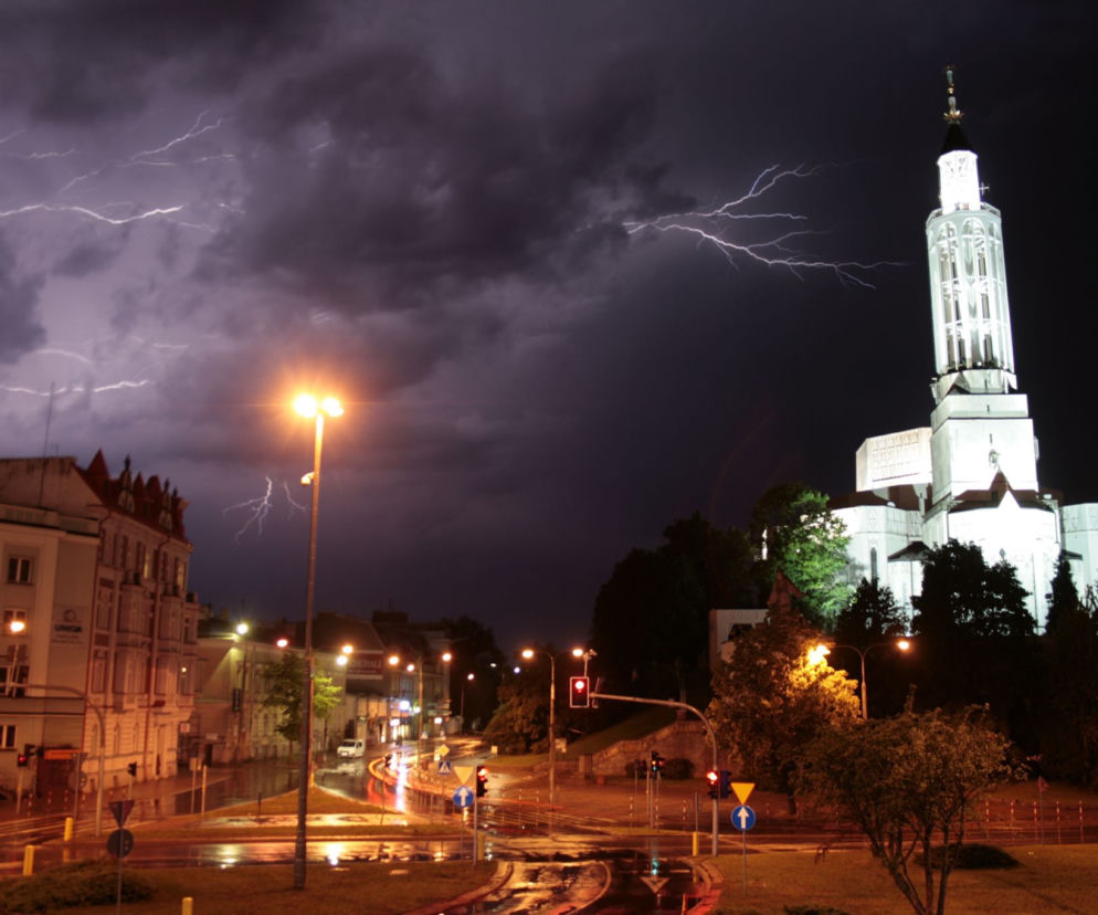 Ostrzeżenia meteorologiczne IMGW dla woj. podlaskiego przed burzami z gradem