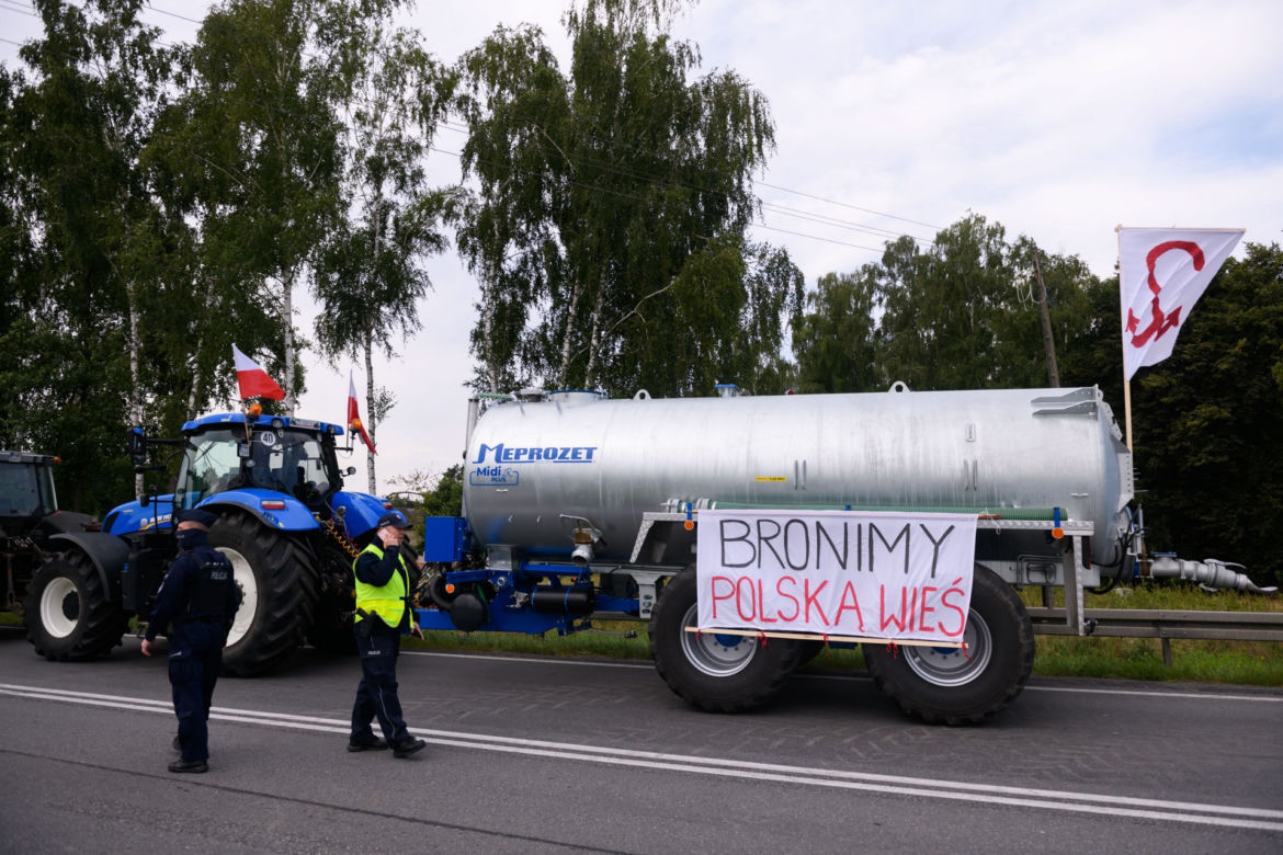 Wściekli rolnicy wyszli na drogi