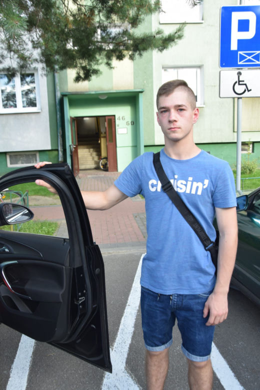 Policja pobiła mnie za tabletki na migrenę