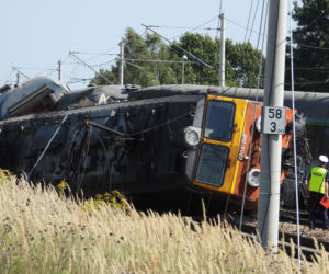 Wstrząsające zdjęcia z katastrofy kolejowej na Mazowszu