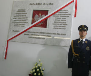 W Sejmie odsłonięto tablicę upamiętniającą 18 parlamentarzystów