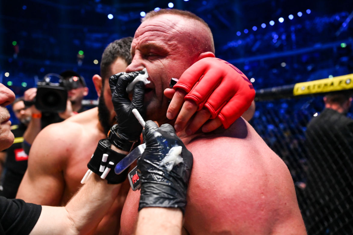 Mamed Khalidov rozbił Mariusza Pudzianowskiego na KSW 77 
