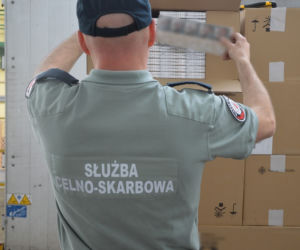 Wełna mineralna maskowała kontrabandę za prawie 10 mln zł [ZDJĘCIA]