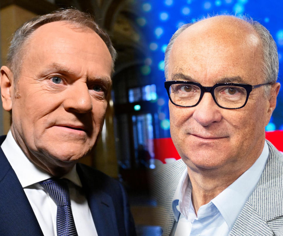 Premier Donald Tusk w garniturze obok marszałka Sejmu Włodzimierza Czarzastego w okularach i koszuli, omawiających reformę PIP. Na Super Biznes przeczytasz o ich rozmowach na temat likwidacji umów śmieciowych.