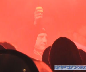 Wrocław: Tych osób szuka policja. Chodzi o marsz narodowców! [ZDJĘCIA]