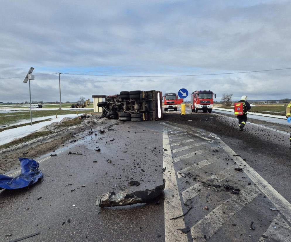 Śmiertelny wypadek na trasie Łomża - Mątwica. Zginął kierowca osobówki