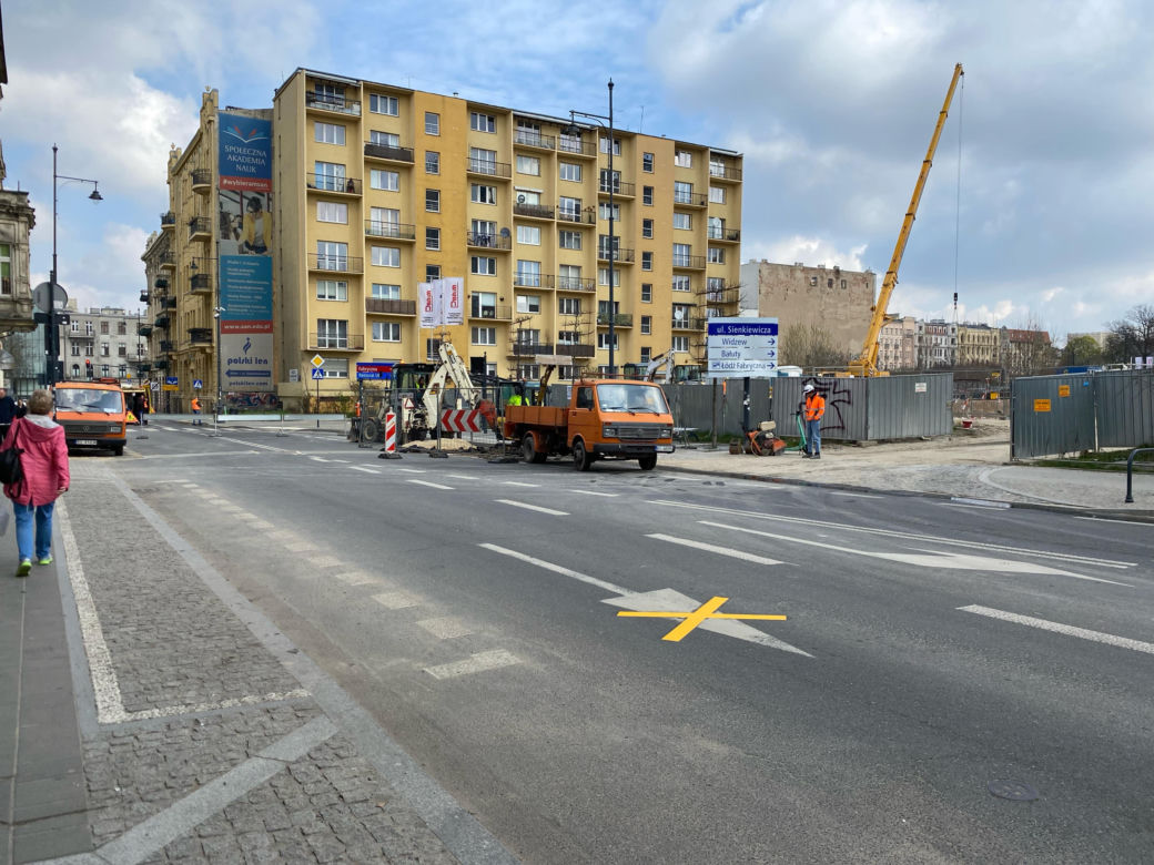 Awaria na Sienkiewicza w Łodzi. Przed przypadek zaplombowano kanał ściekowy 