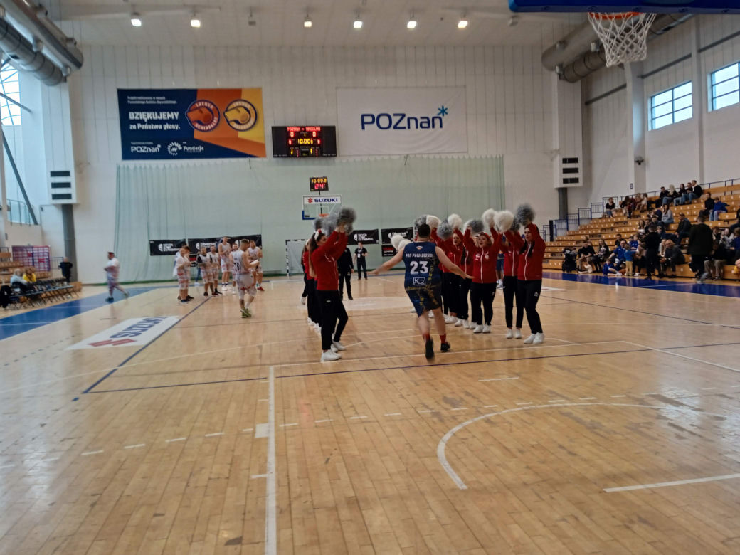 Charytatywna Bitwa Miast Poznań kontra Bydgoszcz. Gwiazdy grały w koszykówkę