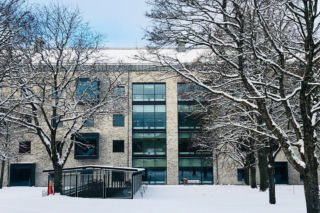 Szkoły zamykane z powodu mrozów!  Dyrektorzy odwołują lekcje 