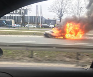Płonie samochód w Katowicach! Co się stało? [ZDJĘCIA]