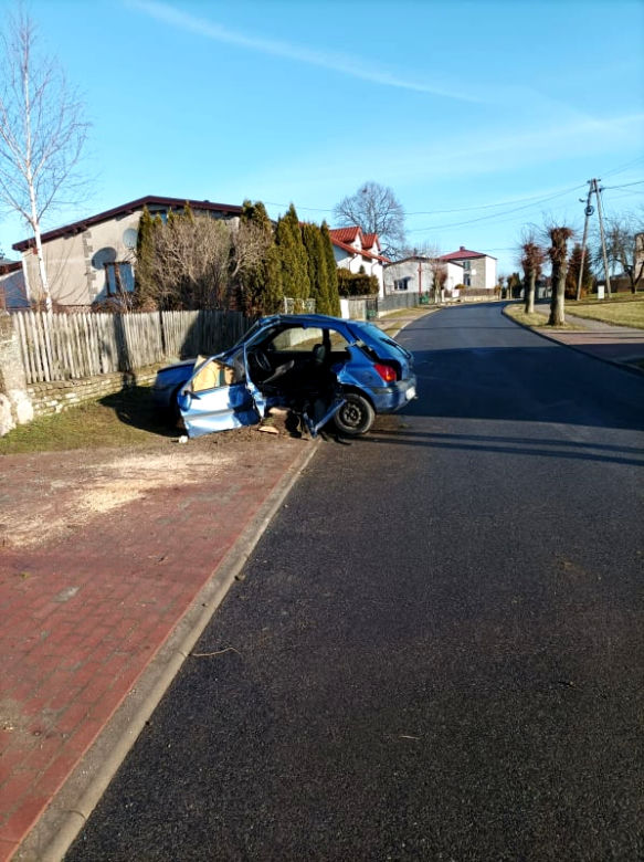Zniszczony ford