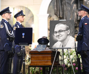 Młody policjant zginął w potwornym wypadku. Pogrzeb Kacpra Mierzejewskiego