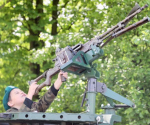 Piknik militarny przed Stadionem Śląskim
