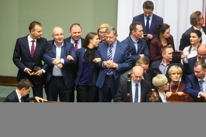SEjmowy bunt przeciw cenzurze Kuchcińskiego