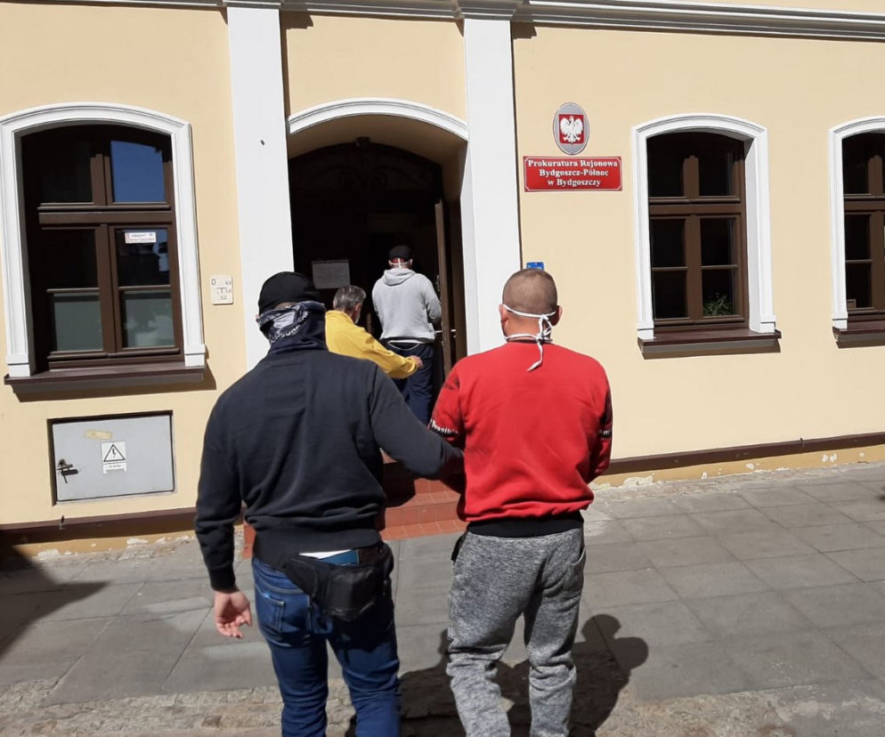 Ukradli Jaguara! Długo autem się nie nacieszyli 