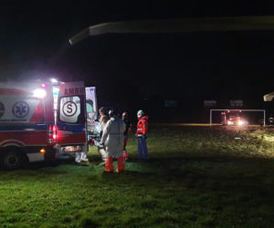 Policyjny śmigłowiec Black Hawk pomógł w ratowaniu życia pielęgniarki
