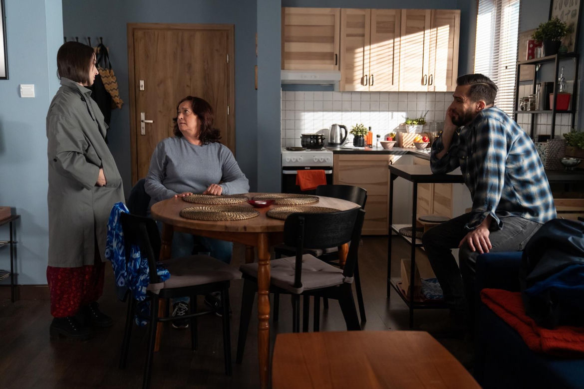 Barwy szczęścia odc. 2972: Luiza (Julia Zielińska), Bogusia (Halina Bednarz), Damian (Michał Lesień-Głowacki)