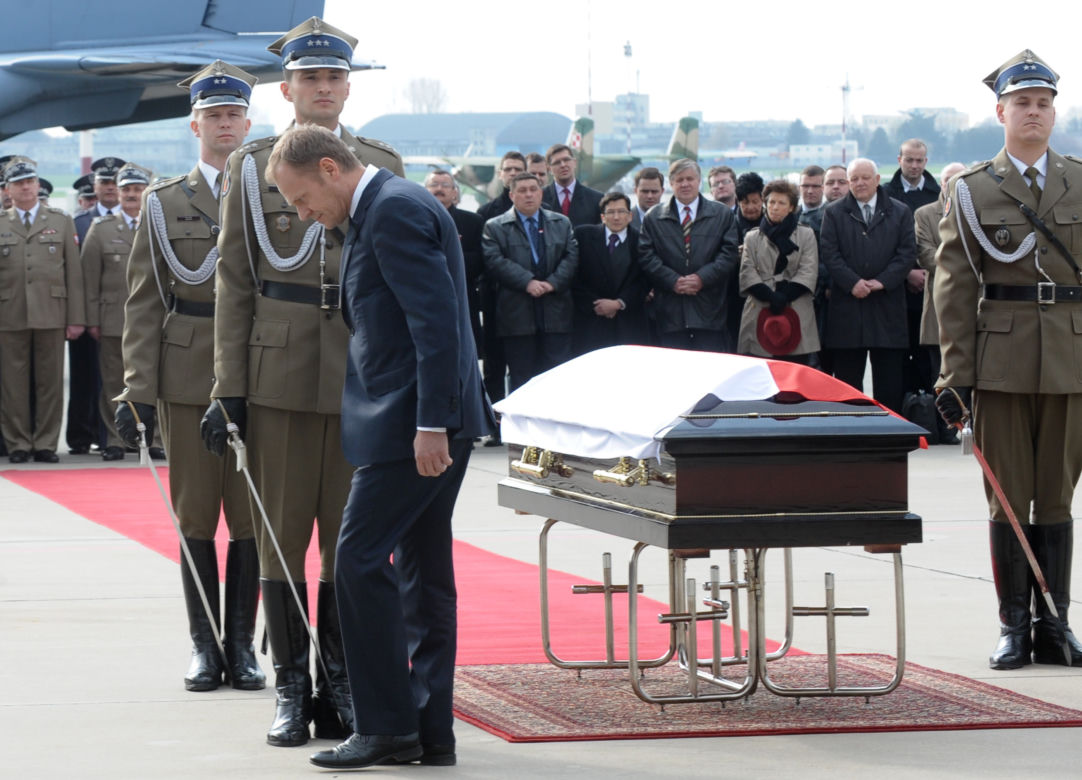 Ciało prezydenta Lecha Kaczyńskiego przyleciało do Polski